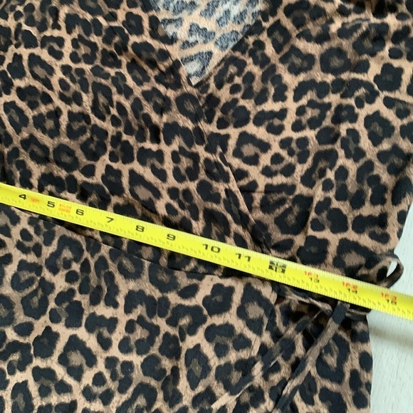 H&M Animal Print Dress midi Cheetah size 4 wrap long sleeves v‎ neck classic - Picture 11 of 13